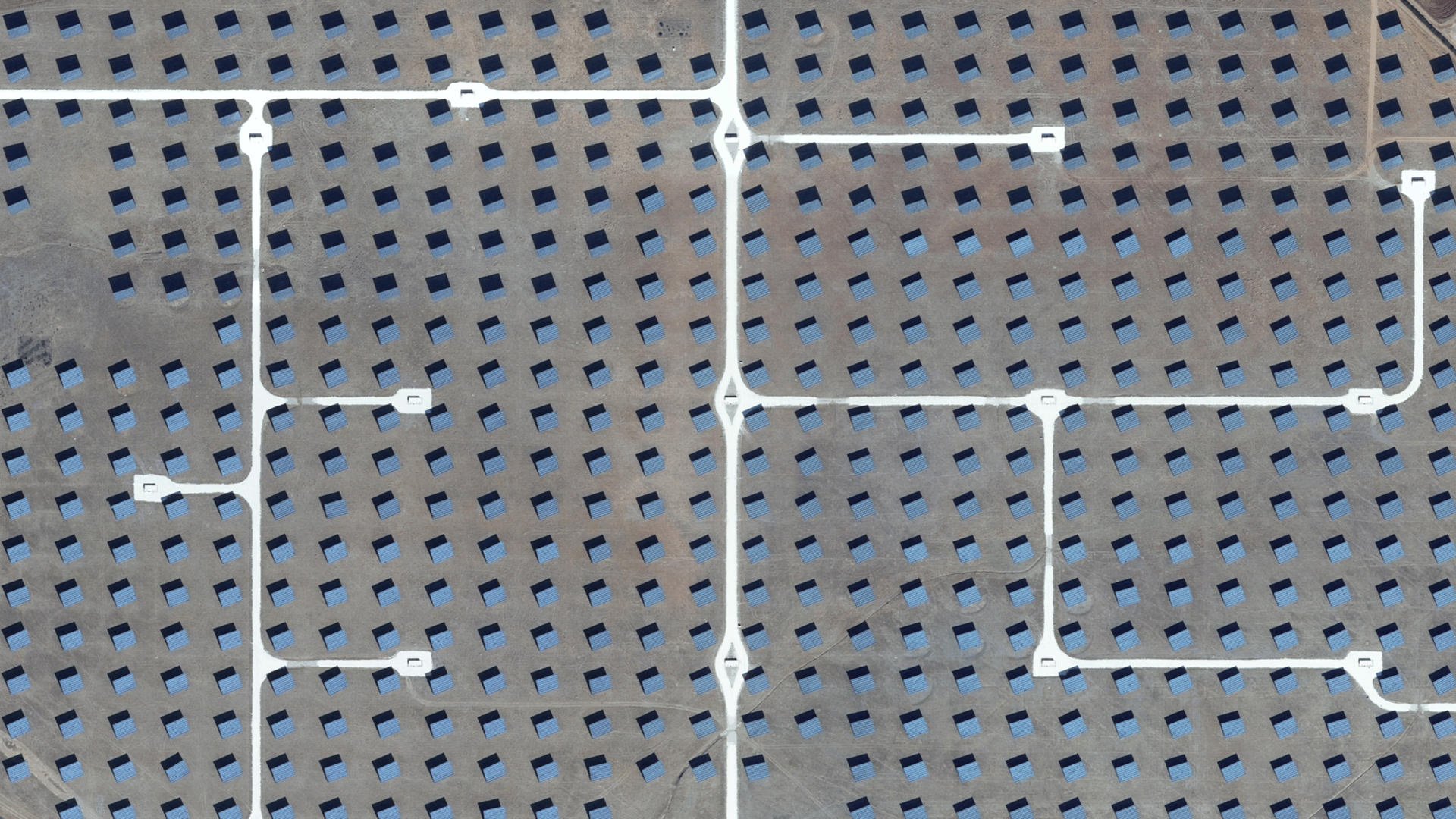 Eficiência do sistema SMOS - ortofotomapa de parque solar